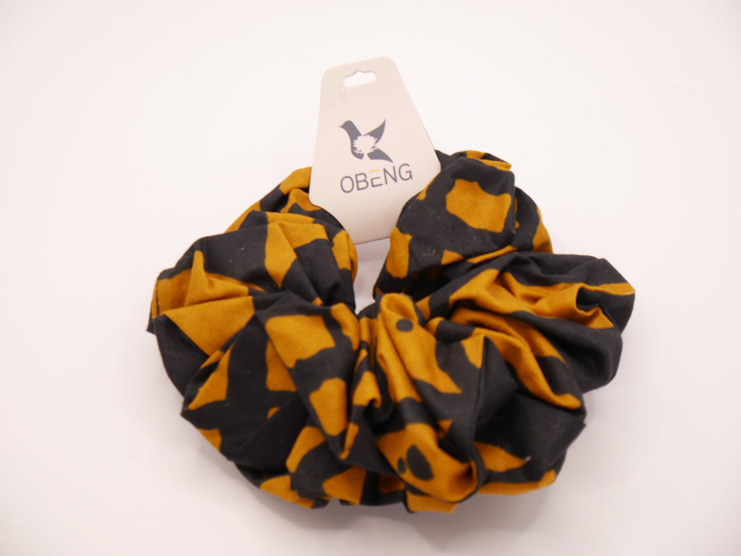 Scrunchie: wax fabric hair tie